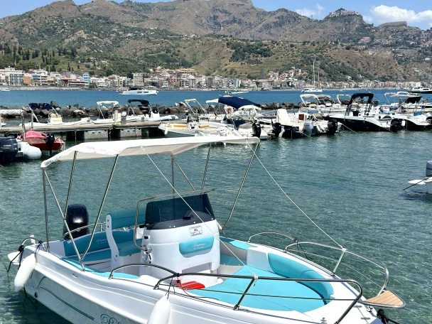 blumax 19 pro Blumax 19 Pro charter bareboat or captained in  Taormina