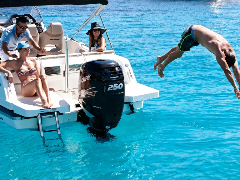 Boat rental Quicksilver Activ 755 Sundeck in Mahon Port on Samboat
