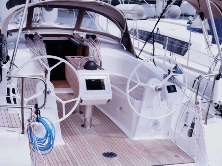 Bavaria Cruiser 34 in Lefkáda on SamBoat
