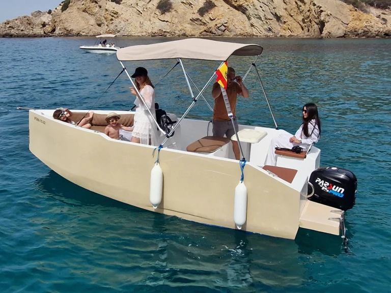 Crimat crimat 2 in Port d'Andratx on SamBoat
