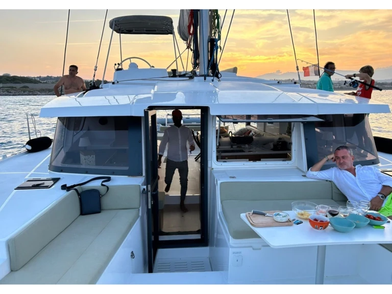Boat rental Bali Bali 4.2 in Cannes on Samboat
