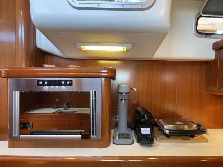 Rent a Bénéteau Beneteau 57 (Owner Version) Sithonia