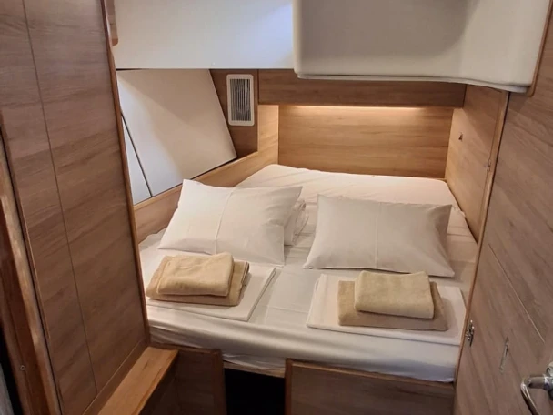 Sailboat for rent Trogir at the best price