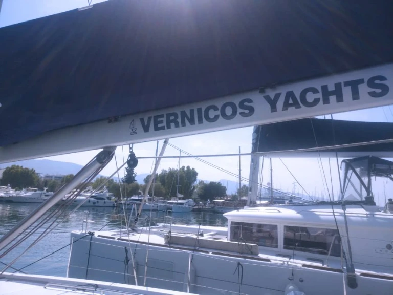 Bareboat Rental Sailboat Bénéteau with a boat licence