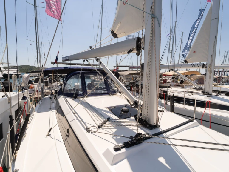 Rent a Bavaria Bavaria C38 Pirovac