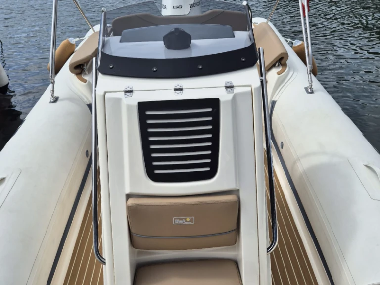 Boat rental Bwa Sport 26 GTO in Cannigione on Samboat