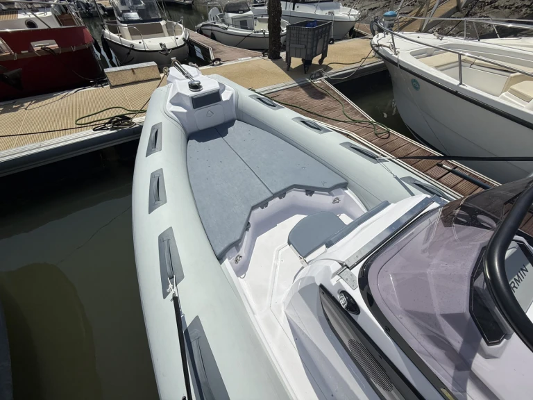 Yacht charter Arcachon cheap Cayman 26 Sport Touring