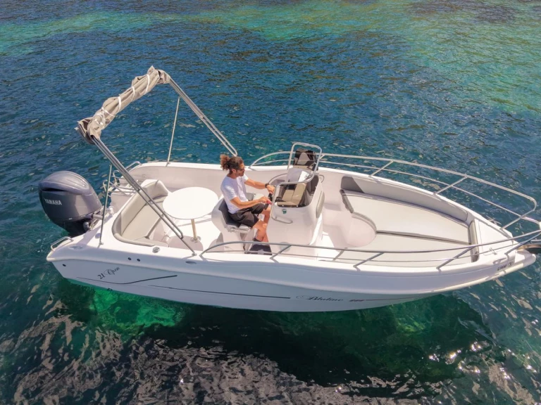 Boat rental Bluline Bluline 21 Ft Open in Spain on Samboat