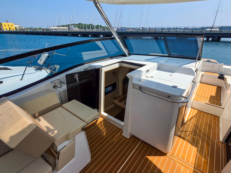 Aquila Aquila 32 Sport charter bareboat or captained in  Pula