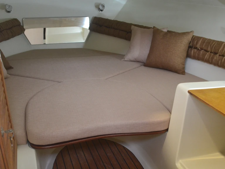 Yacht charter Pula cheap Mingolla Brava 22WA