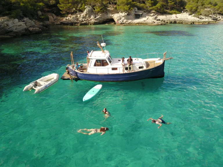 Motorboat for rent Cala Galdana at the best price