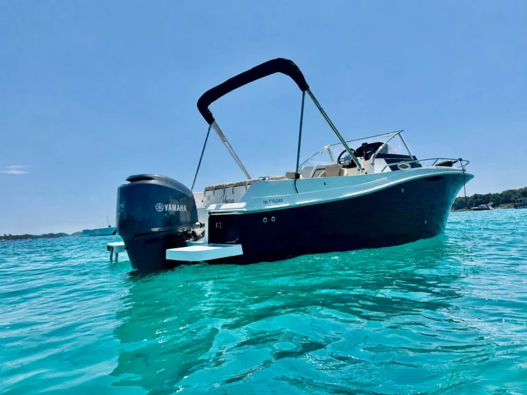Motorboat rental in Mandelieu-la-Napoule - Pacific Craft Pacific Craft 730 SC