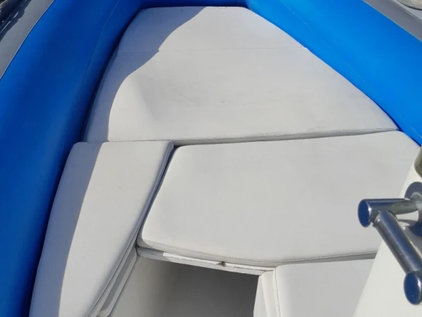 Lomac Lomac 600 IN charter bareboat or captained in  Gruissan
