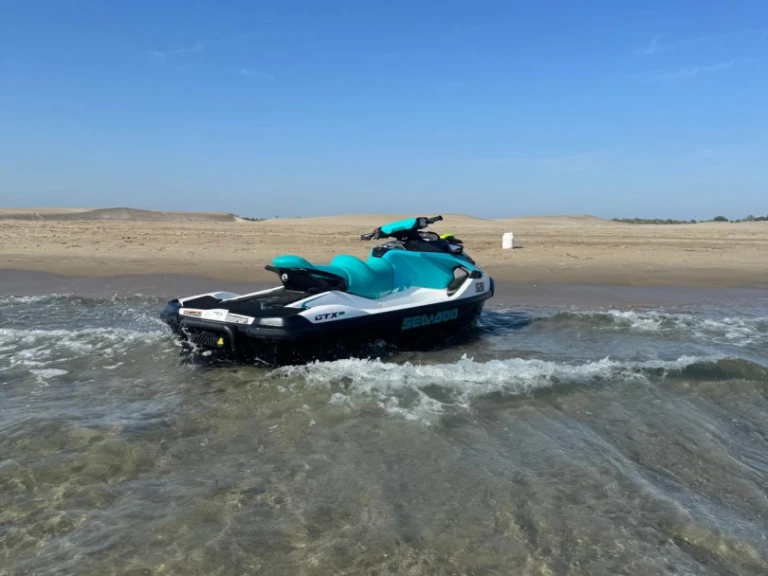 Jet ski for rent Le Grau-du-Roi at the best price