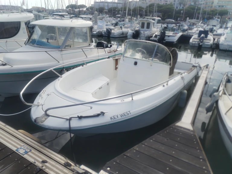 Motorboat rental with or without captain Jeanneau Carnon-Plage