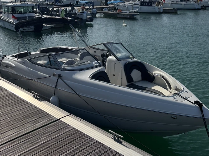 Motorboat rental with or without captain Stingray Poole