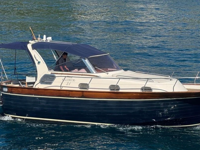 Mimi Libeccio 31 in Sorrento on SamBoat