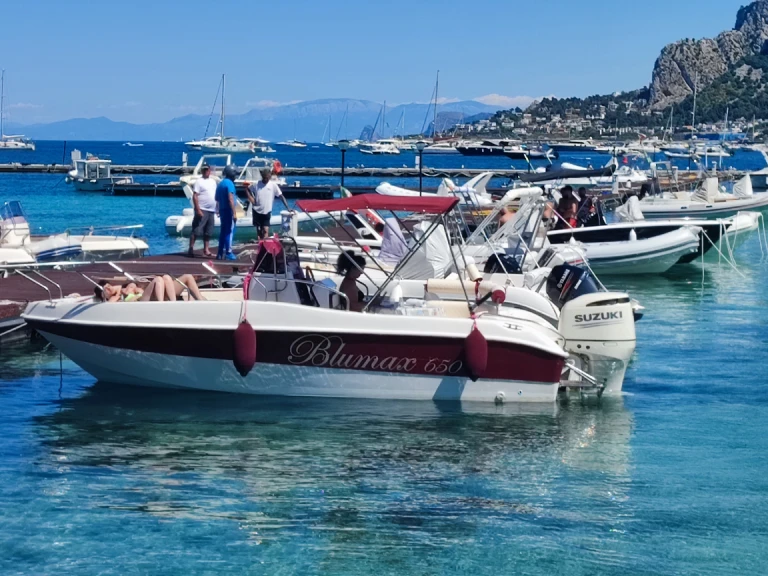 Motorboat rental with or without captain Blumax Palermo
