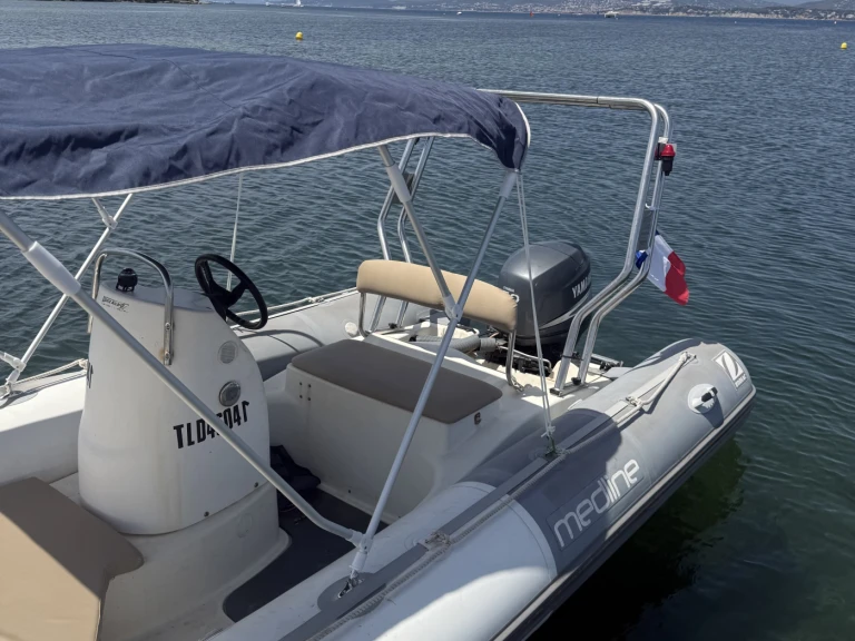 Rent a Zodiac Medline 500 Le Brusc