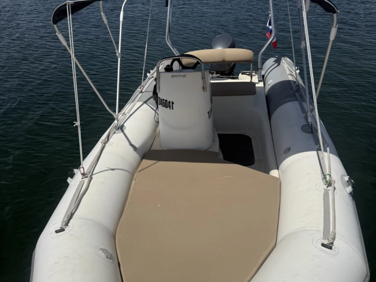Yacht charter Le Brusc cheap Medline 500