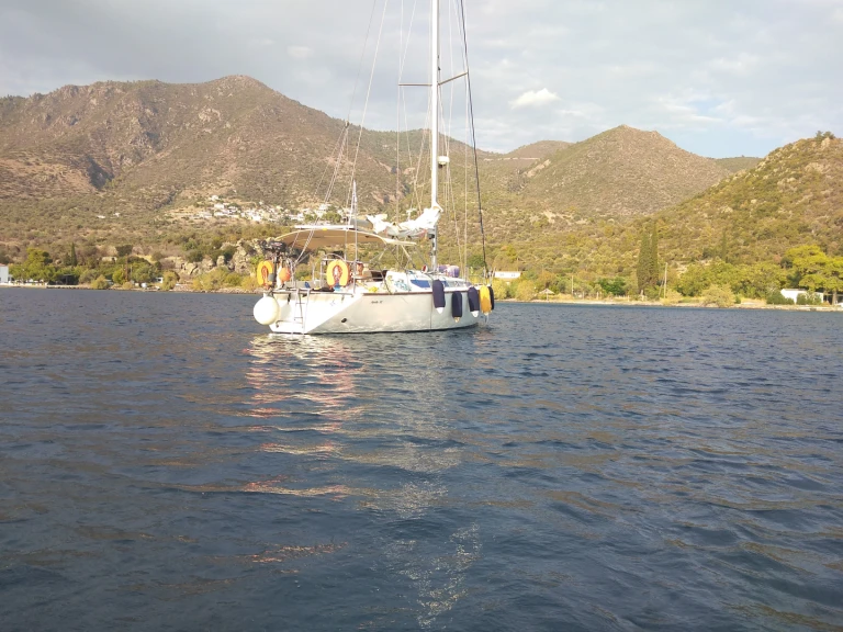 Sailboat rental in Athens - Dromor Apollo 12