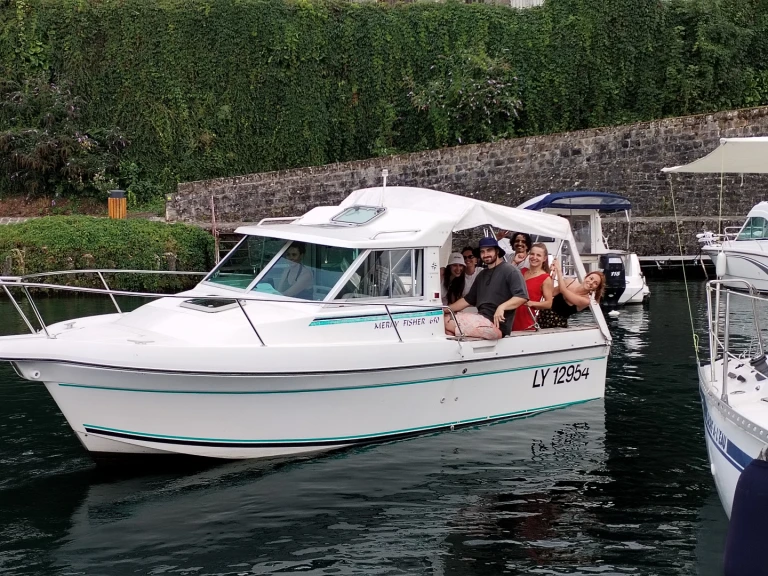 Motorboat rental with or without captain Jeanneau Meillerie