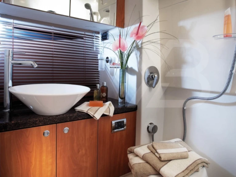 Yacht charter Cannes cheap Superhawk 43