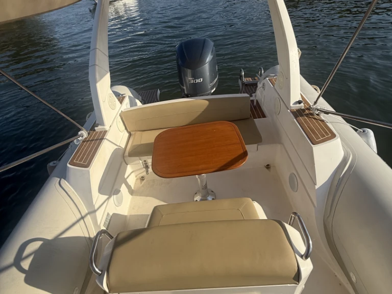 Bareboat Rental RIB Capelli with a boat licence