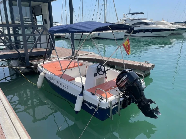 Rent a Bond Yachts 13 Club Nàutic Cambrils