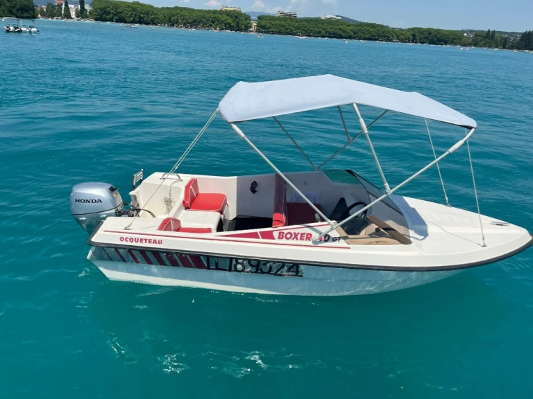 Rent a BATEAU SANS PERMIS Annecy