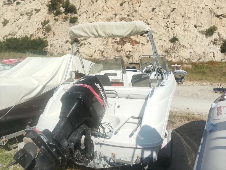 Boat rental Quicksilver Activ 505 Open in L'Estaque on Samboat
