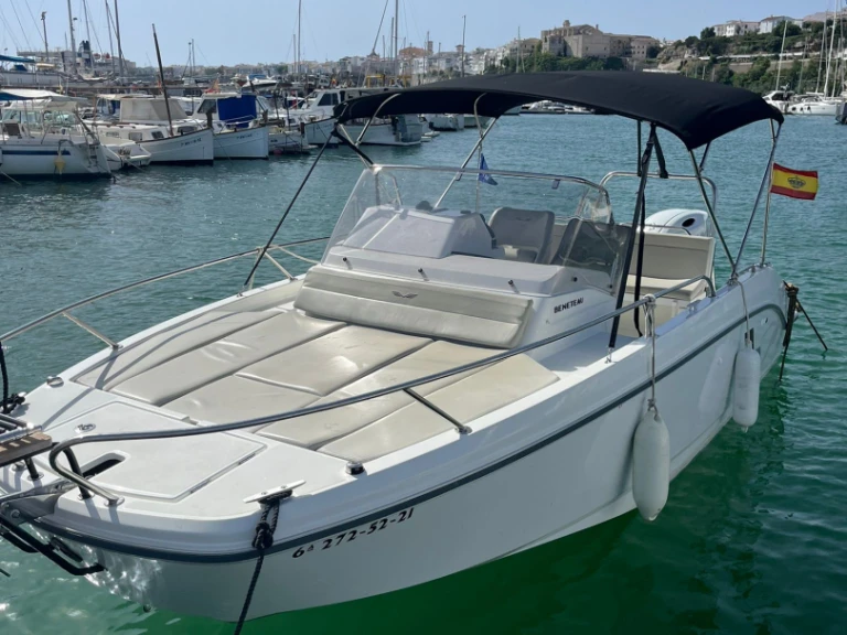 Bénéteau Flyer 7 SUNdeck in Marina deportiva de Menorca on SamBoat