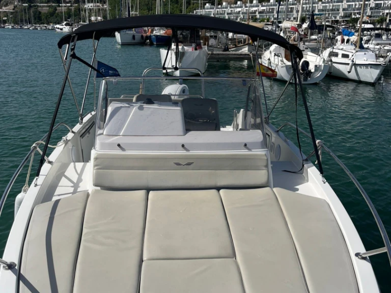 Rent a Bénéteau Flyer 7 SUNdeck Marina deportiva de Menorca