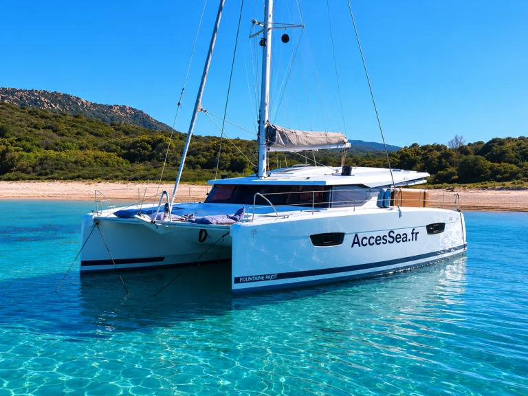 Catamaran rental in Propriano - Fountaine Pajot Astrea 42