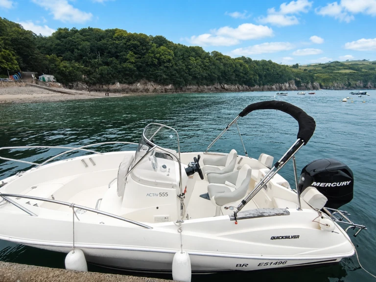 Rent a Quicksilver Activ 555 Open Brest