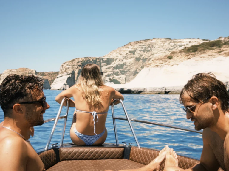 Isatek Cobra 495 in Mílos on SamBoat