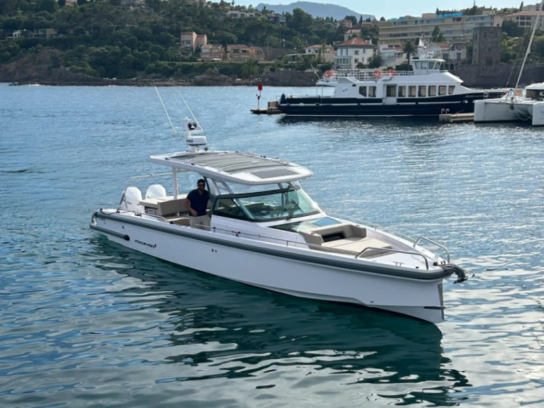 Motorboat for rent Mandelieu-la-Napoule at the best price