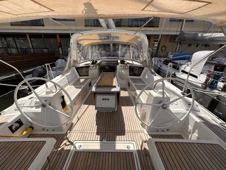 Yacht charter Empuriabrava cheap Oceanis 41.1
