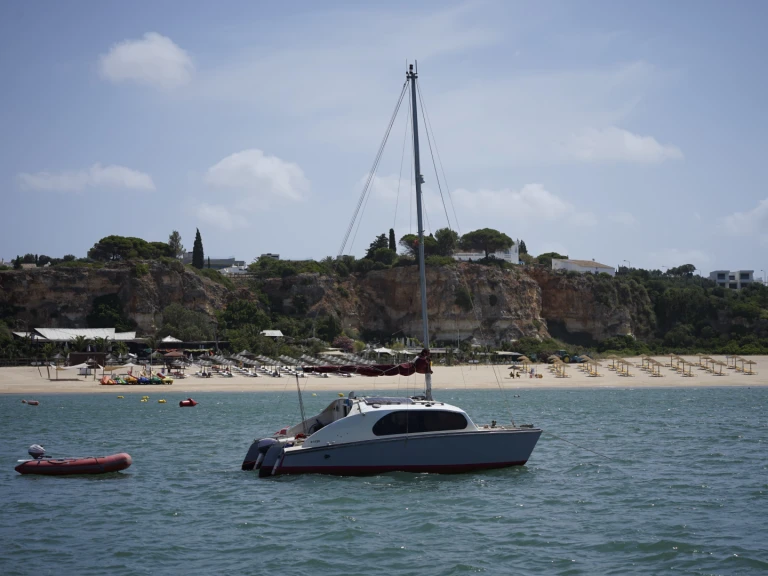 Bareboat Rental Catamaran Bill O'Brien with a boat licence