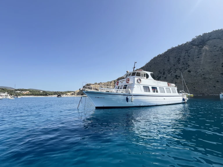 Motorboat rental with or without captain Artesanal Ibiza Town