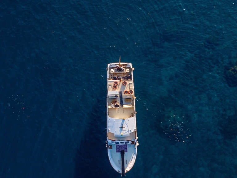 Motorboat for rent Ibiza Town at the best price