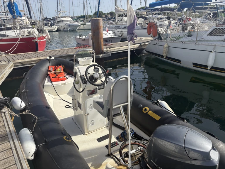 Boat rental Zodiac Pro 500 in Le Cap d'Agde on Samboat
