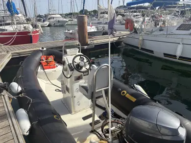 Boat rental Zodiac Pro 500 in Le Cap d'Agde on Samboat