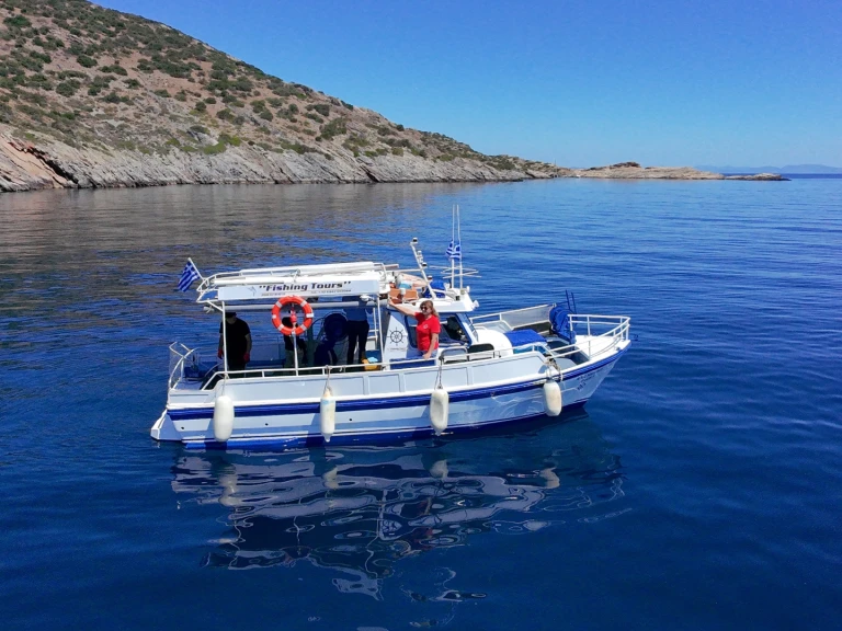 Traditional Greek  in Pórto Ráfti on SamBoat
