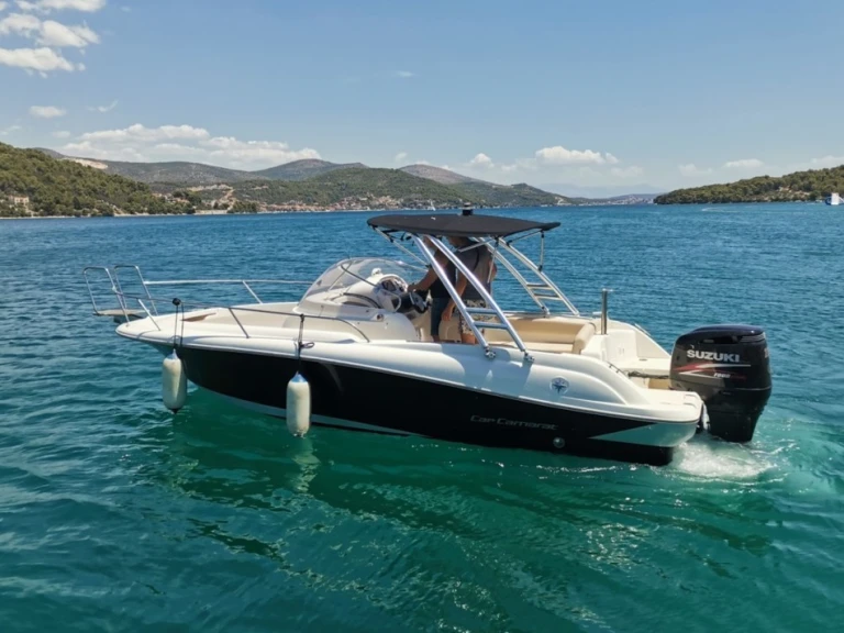 Motorboat rental in Les Issambres - Jeanneau Jeanneau cap camarat 715
