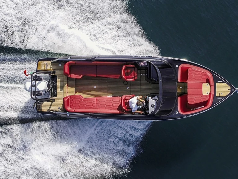 Motorboat rental with or without captain Cranchi Marina di Portisco