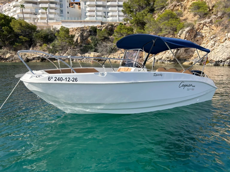 Motor yacht Caymam 585 charter bareboat or captained in  Marina Greenwich