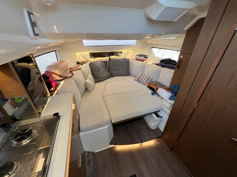 Yacht charter Port des Marines de Cogolin cheap Cap Camarat 10.5 WA