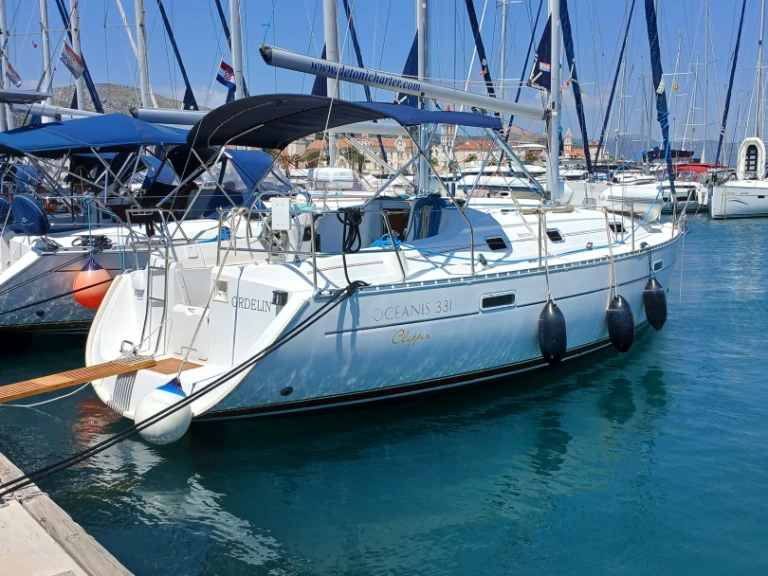 Sailboat rental with or without captain Bénéteau Trogir