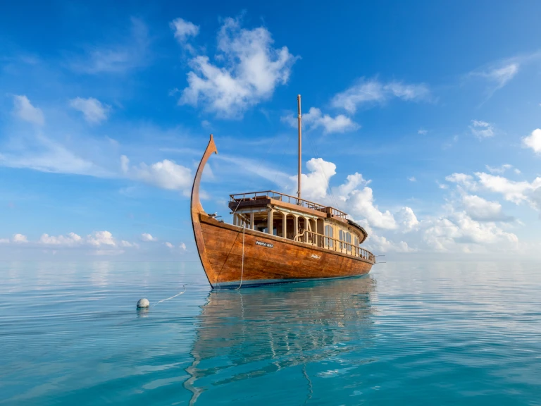Yacht charter Malé cheap Dhoni 4 pax